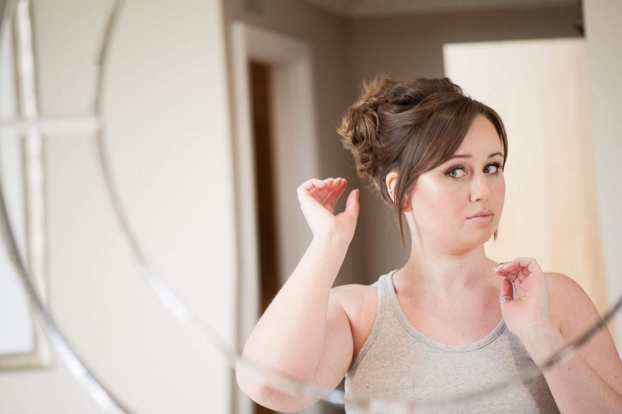Bridal prep at Kings Arms Hotel Wedding