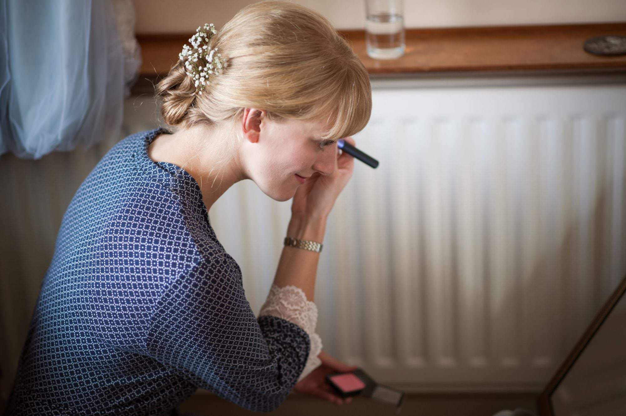Dorset Bridesmaid doing Makeup